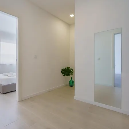 Palo Alto Villa *