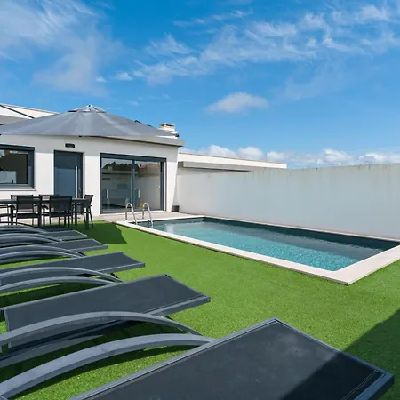 Palo Alto Villa *